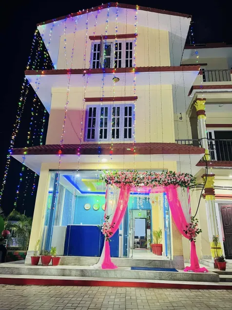 Hotel Kavya Inn - Image 1