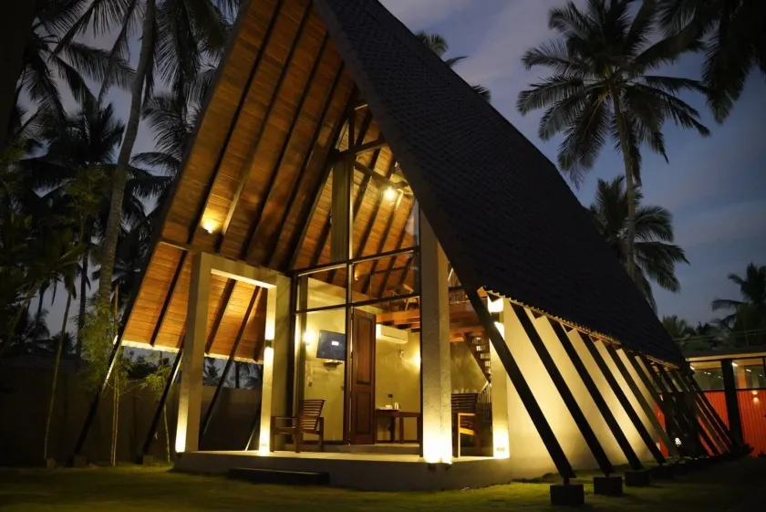 SOLUNA BEACH RESORT - Image 1