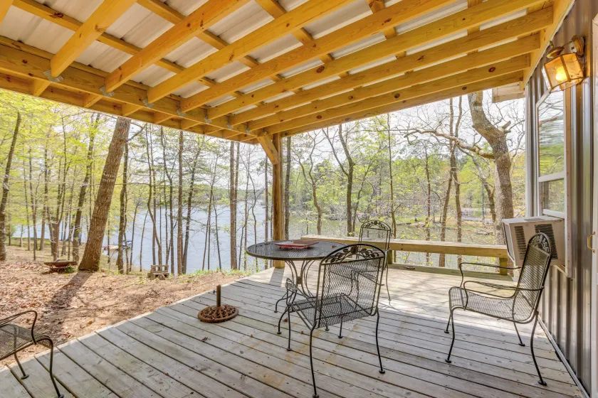 Lakefront Delta Cabin Rental w/ Boat Dock + Deck! - Image 1