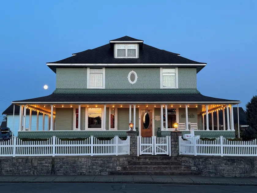 Hubble House Inn - Image 1