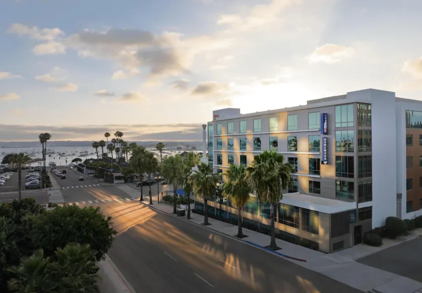 Hilton Garden Inn San Diego Downtown/Bayside - Image 1