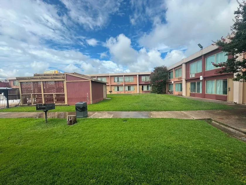 Express Inn & Suites Greensville TX - Image 1