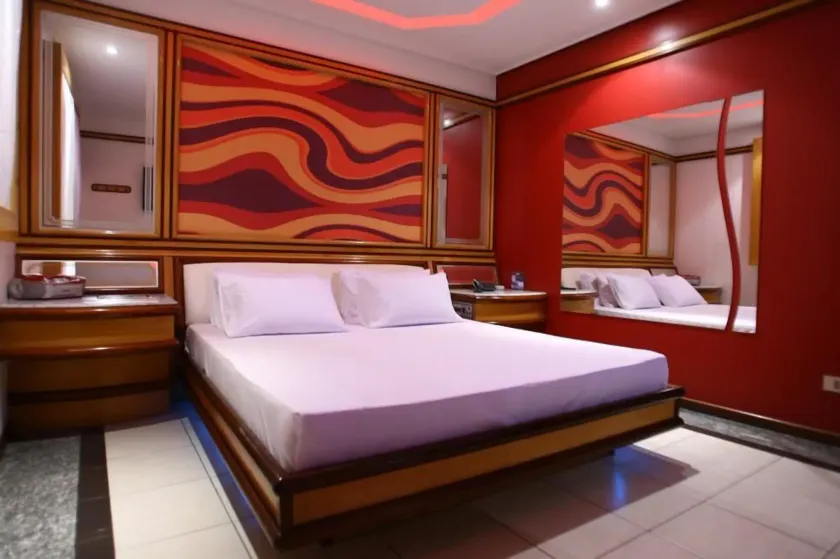 Rivieras Motel - Adults Only - Image 1