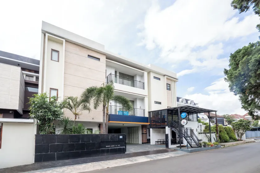 Rehat at Dago Sky Hotel - Image 1
