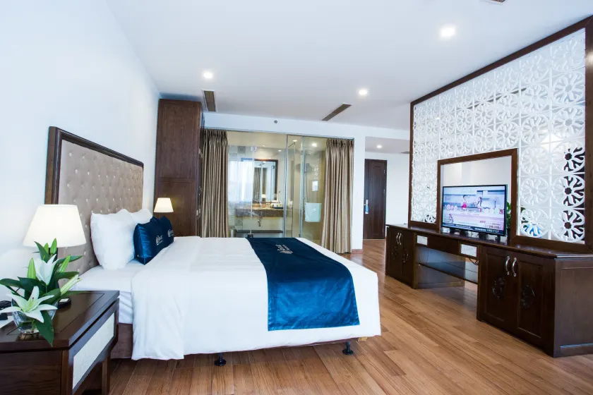 Song Loc Luxury Hotel - Image 1