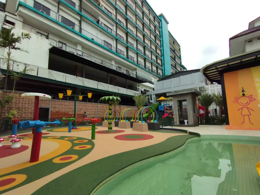 Hotel Gren Alia Jakarta - Image 1