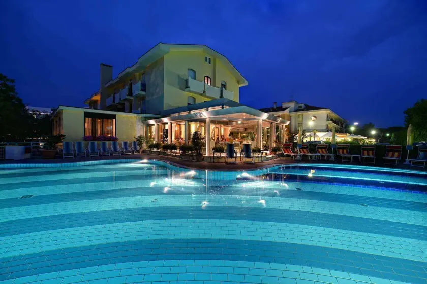Junior Family Hotel - Image 1
