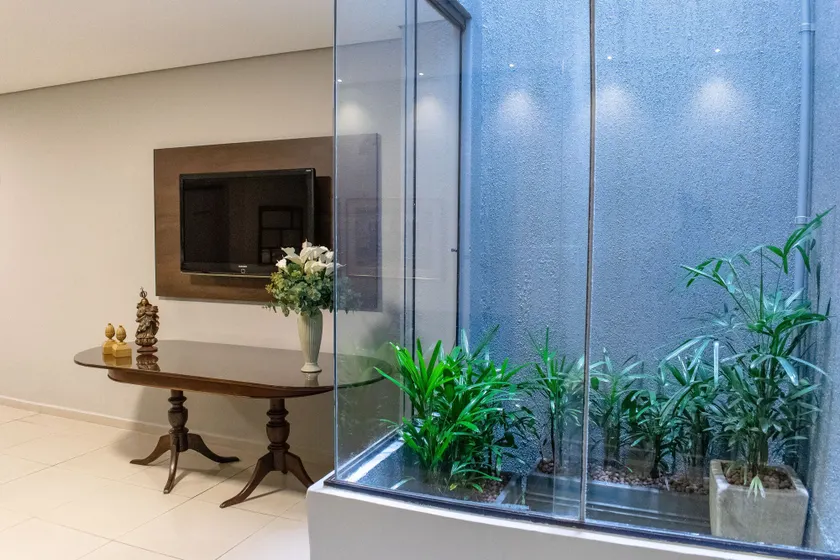 Hotel Central - Image 1