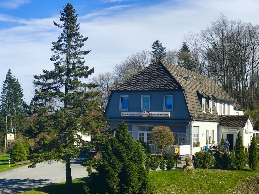 Waldhotel "Peter aufm Berge" - Image 1