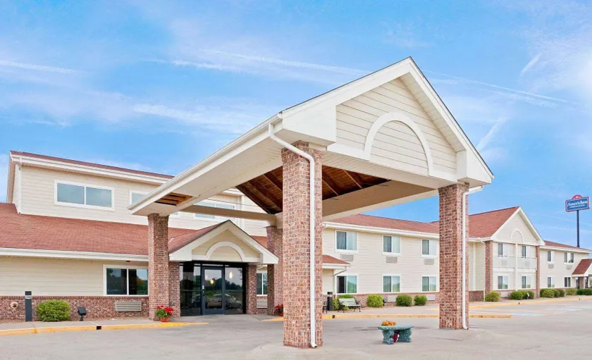 AmericInn by Wyndham Madison SD - Image 1