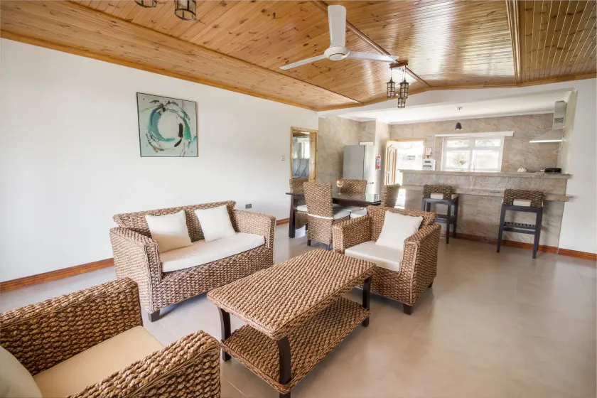 Flora's Self Catering Apartments - Image 1