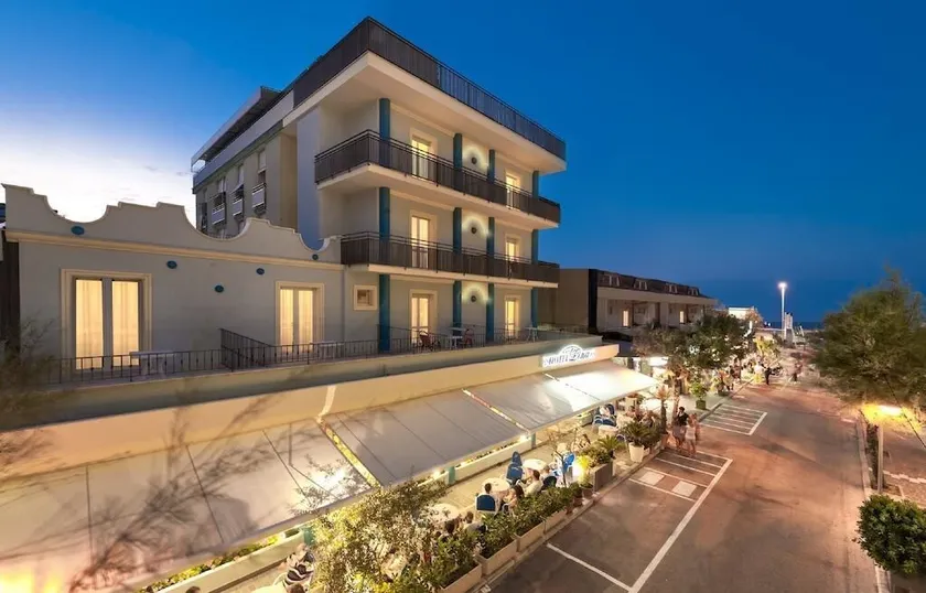 Hotel Lina - Image 1