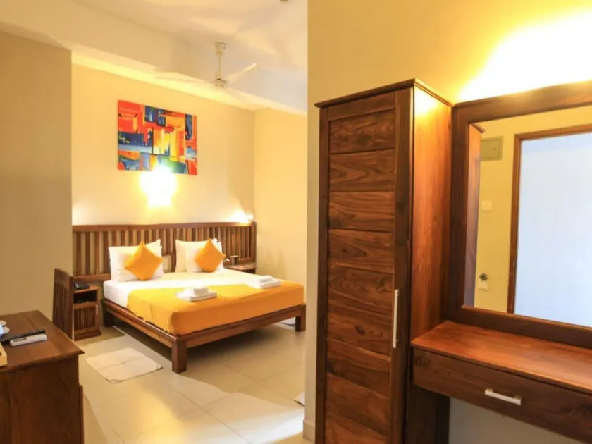 Port View City Hotel - Image 1