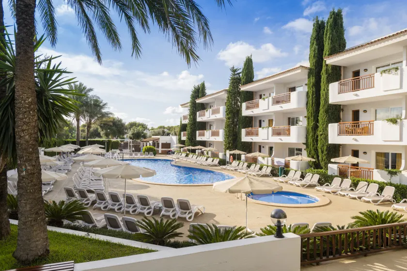 Inturotel Esmeralda Garden - Image 1