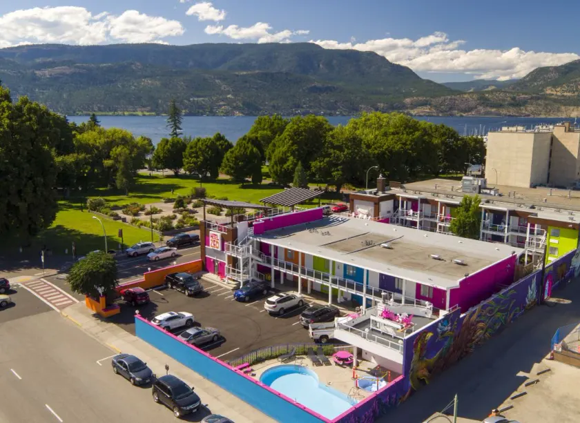 Hotel Zed Kelowna - Image 1