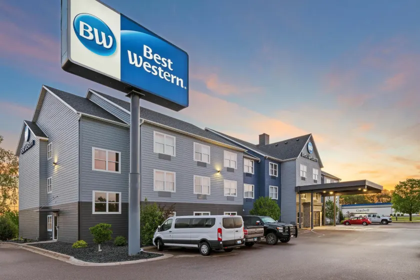 Best Western Eau Claire South - Image 1
