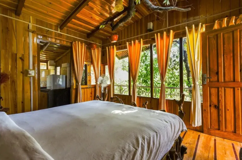 Silent Valley- Alchauna along river Kalsa - Room