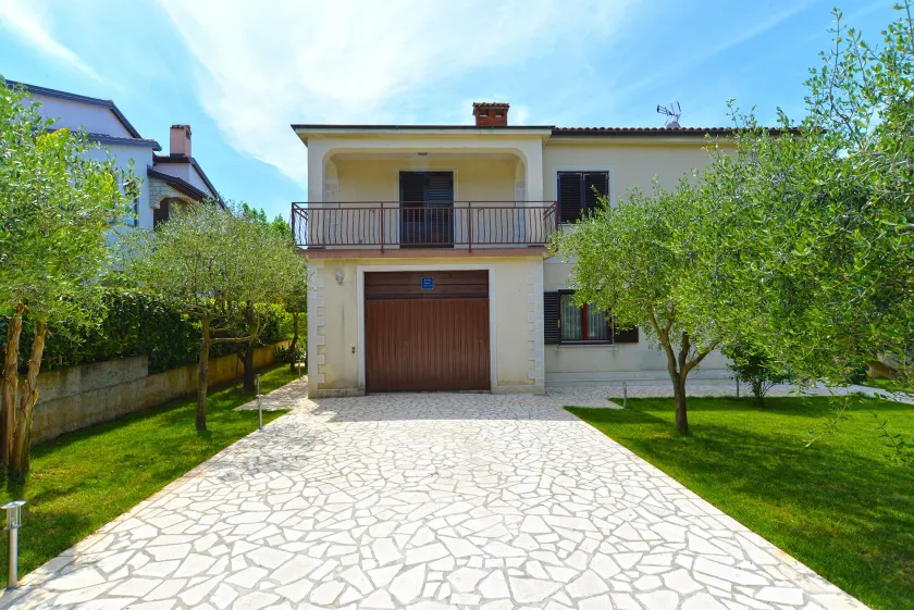 Apartments Porec 336 - Image 1
