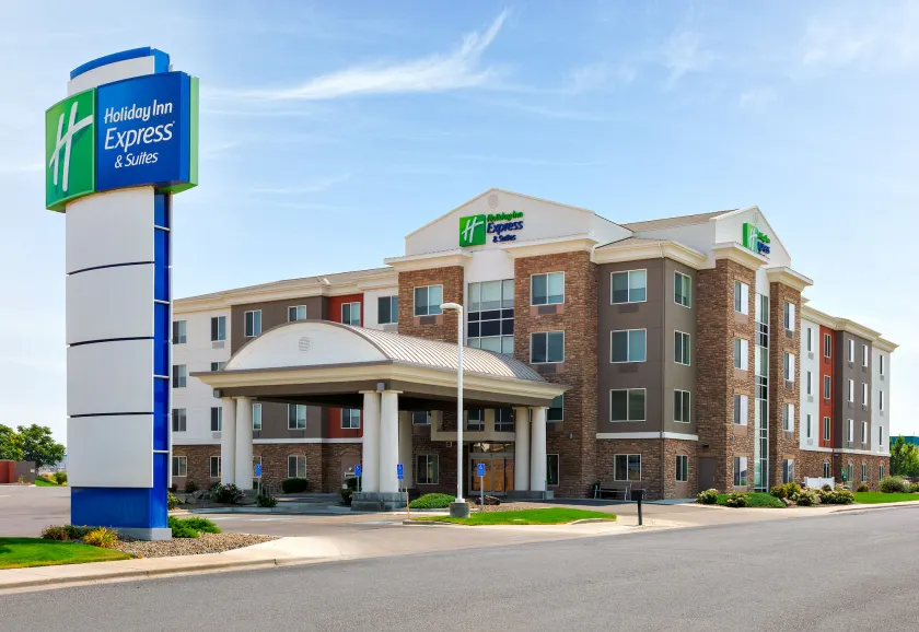 Holiday Inn Express Hotel & Suites Ontario by IHG - Image 1