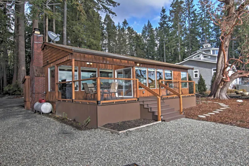 Gorgeous Poulsbo Waterfront Home on Liberty Bay! - Image 1