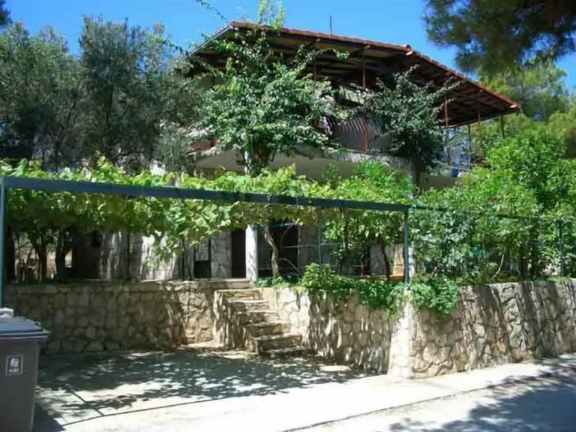 Vis Apartments - Image 1