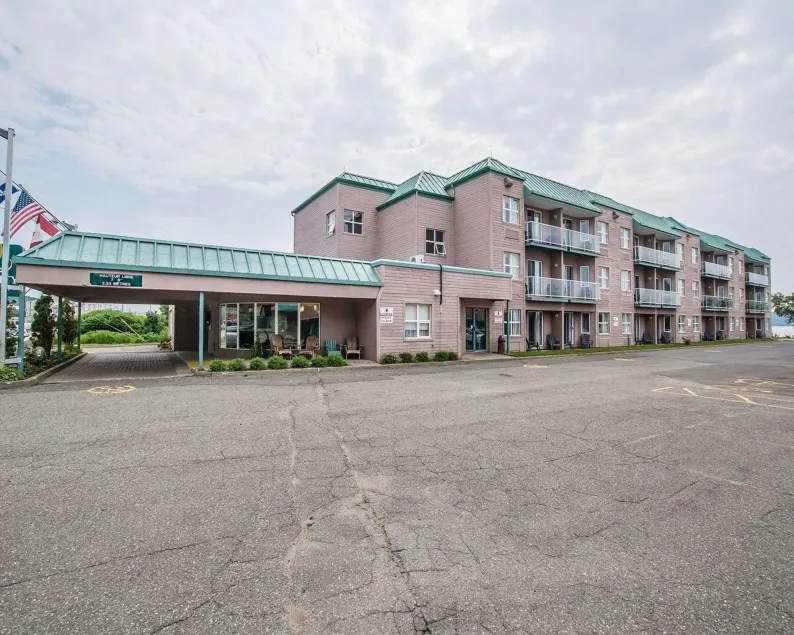 Quality Suites - Image 1