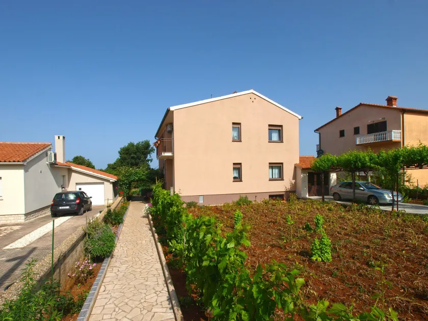 Apartment 1563 - Image 1