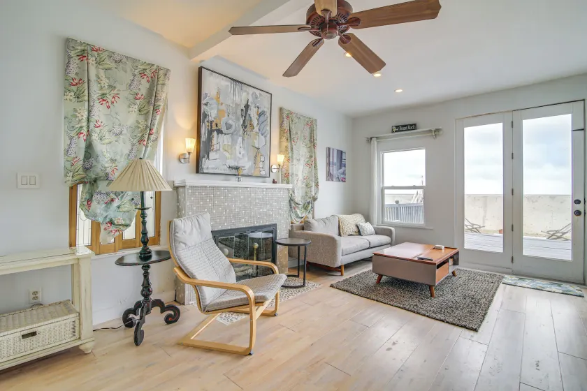 Oceanfront Marshfield Home on Brant Rock Beach - Image 1