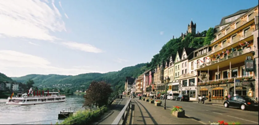 Burg-Hotel & Hostel Cochem - Image 1