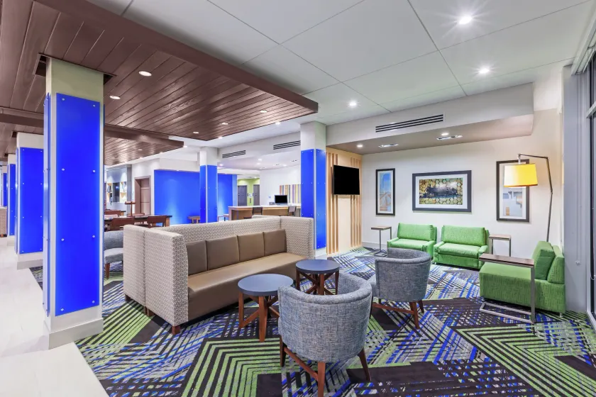 Holiday Inn Express and Suites Chanute by IHG - Image 1