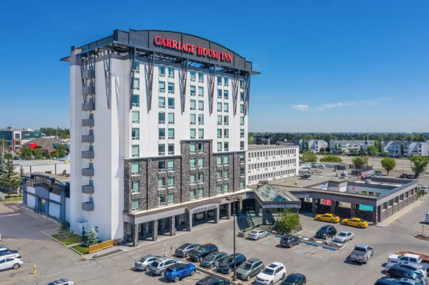 Carriage House Hotel and Conference Centre - Image 1
