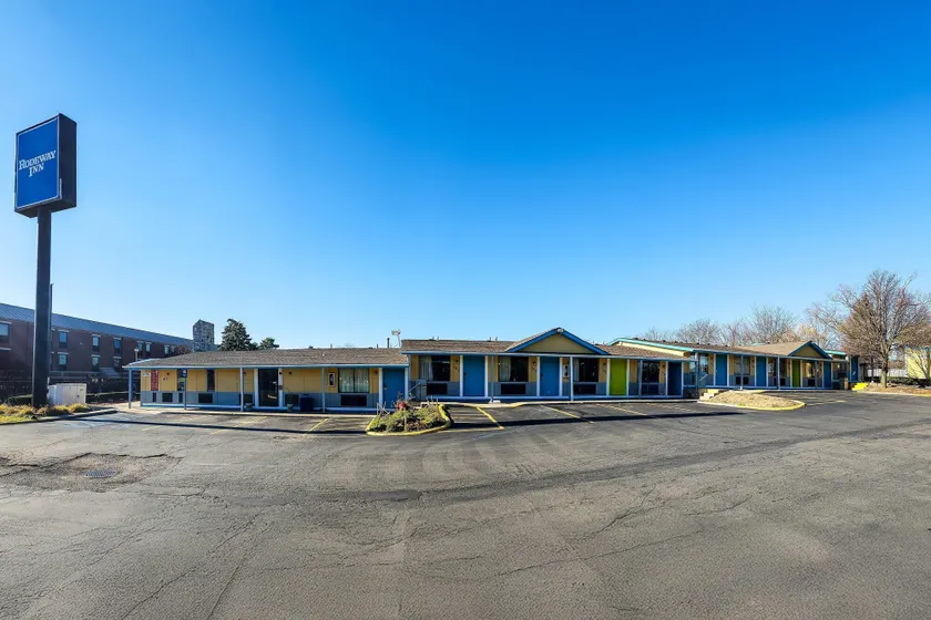 Rodeway Inn Auburn Hills - Detroit - Image 1