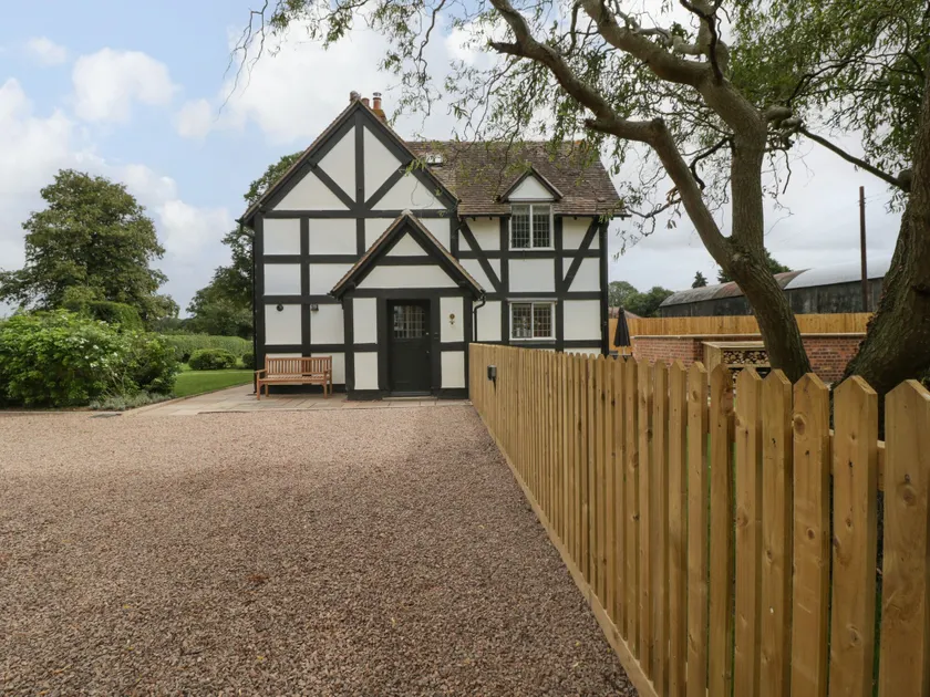 Lavender Cottage - Image 1
