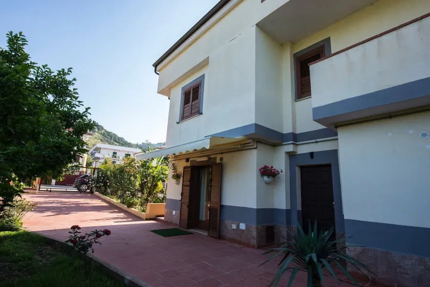 Villa Saturno - Image 1