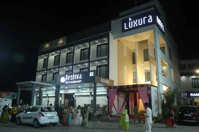 Hotel Luxura - Image 1