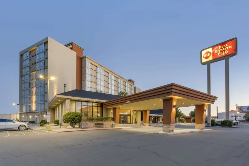 Best Western Plus Sparks-Reno Hotel - Image 1