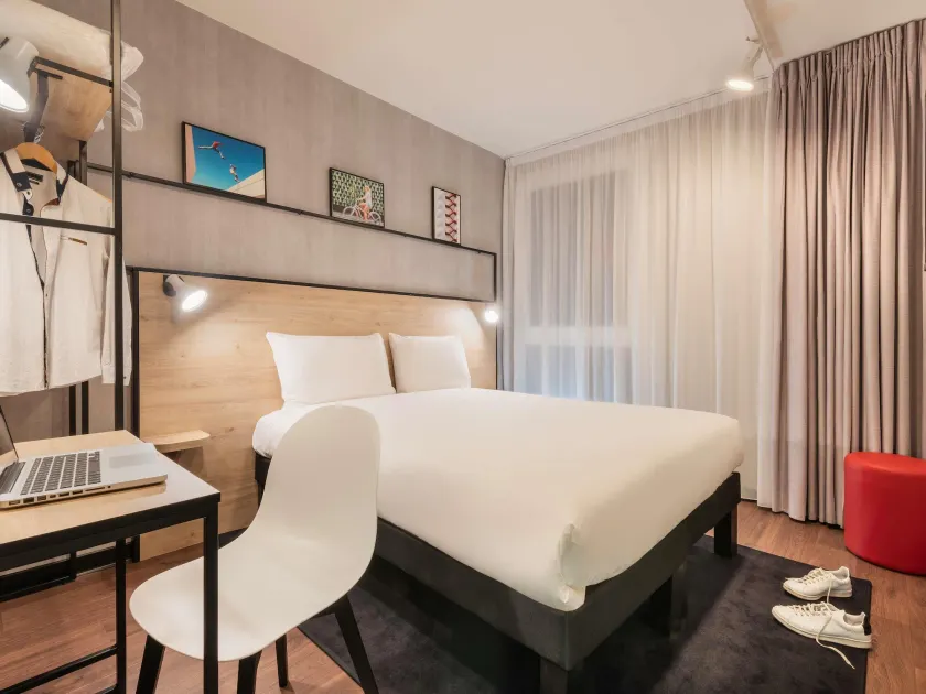 ibis Acheres St Germain en Laye - Image 1