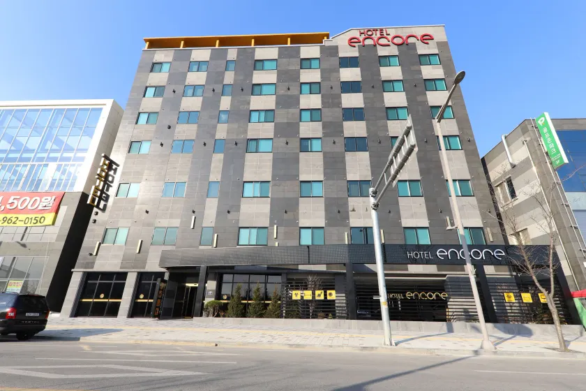 Hotel Encore - Image 1