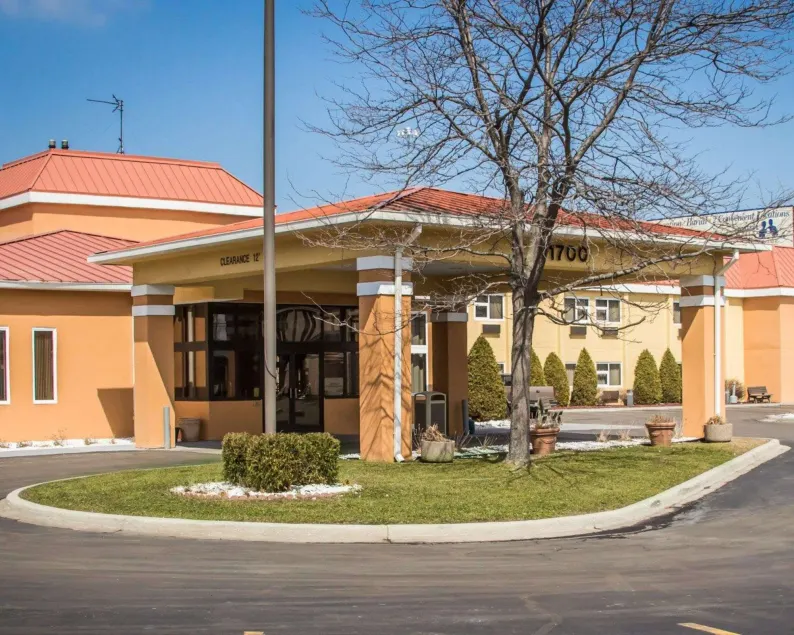 Quality Inn & Suites Port Huron - Image 1