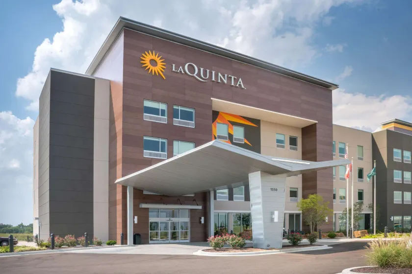 La Quinta by Wyndham West Memphis - Image 1