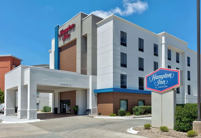 Hampton Inn Norfolk - Image 1