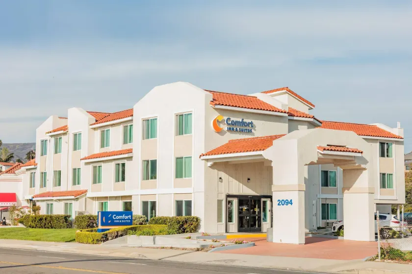 Comfort Inn & Suites Ventura Beach - Image 1