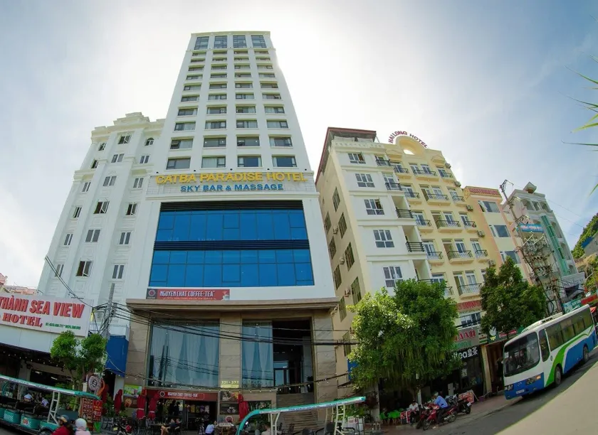 Cat Ba Paradise Hotel - Sky Bar & Massage - Image 1