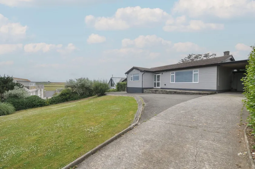 Hillview - Image 1