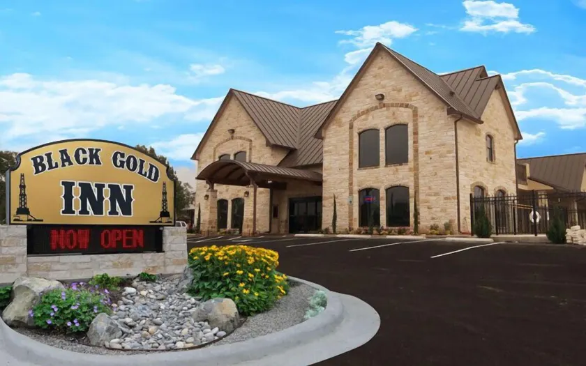 Black Gold Inn - Image 1