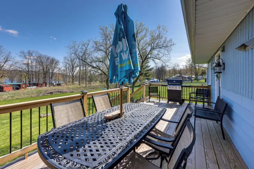 Dog-friendly Waneta Lake Home w/ Lake Access! - Image 1