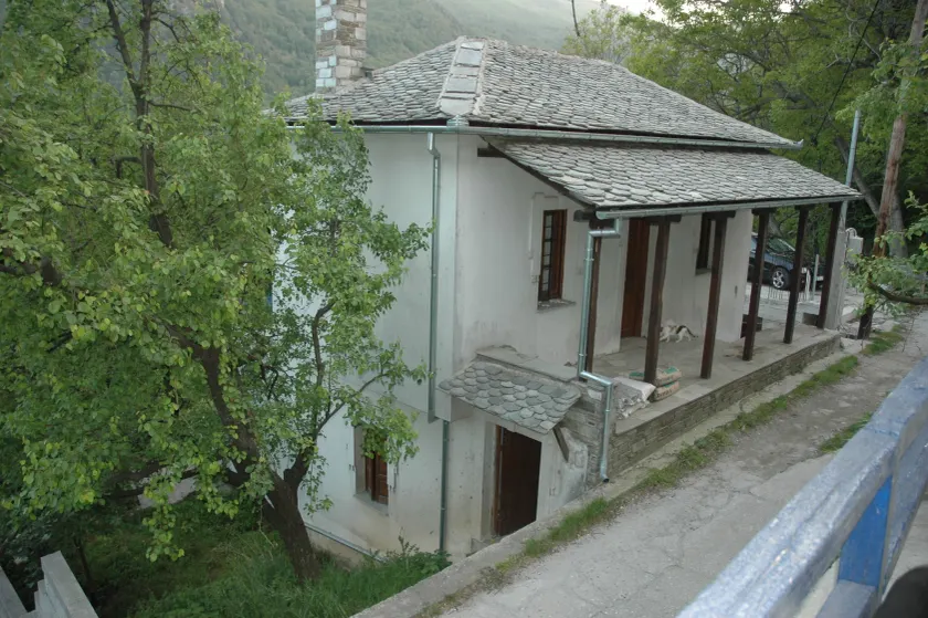 Split-level house in East Pelion - Image 1