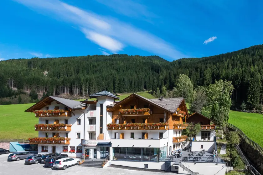 Hotel & Restaurant Feldrand - Image 1