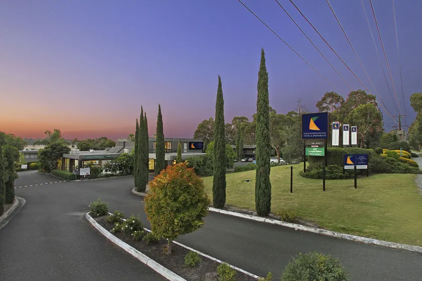 Knox International Hotel and Apartments - Image 1