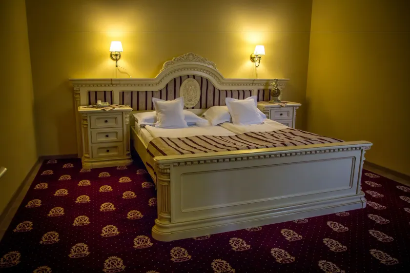 Hotel Astoria - Image 1